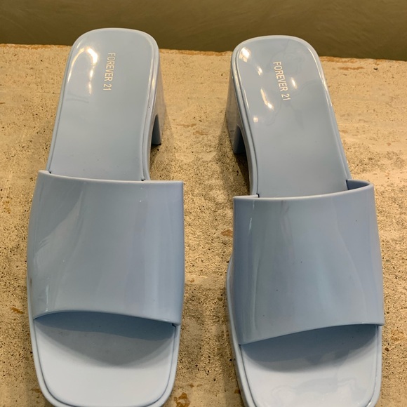 EUC Women’s Forever 21 Sandals. Size 8. - Picture 2 of 5